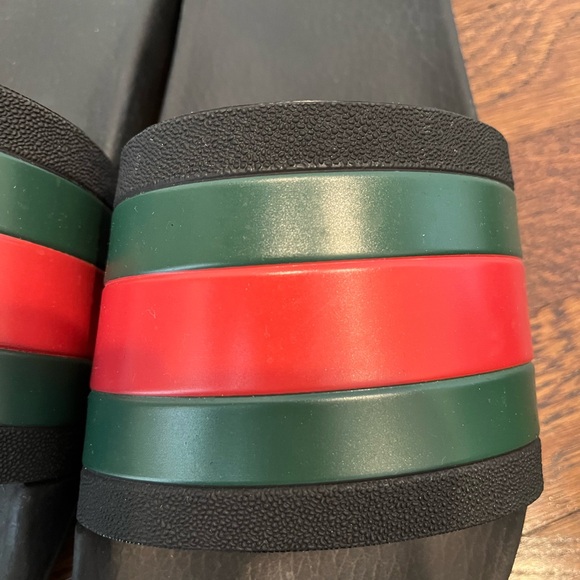 Men’s Gucci slides - Picture 6 of 7